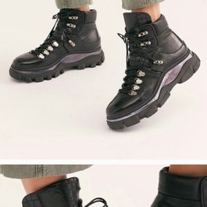 AS 98 Miller boot size 7 (37 Euro)